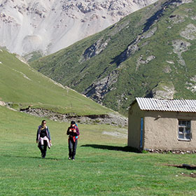 Randonnée au Kirghizistan, voyage Kirghizistan, séjour Kirghizistan, randonnée à pied kirghizistan, trek kirghizistan, trek Kirghizie, randonnée kirghizistan, agence de trek kirghizistan, trek kirghizistan, vtt kirghizistan, trekking kirghizistan, ski kirghizistan, monts célestes kirghizistan, trek kirghizie, séjour kirghizistan, velo kirghizistan, ski de randonnée kirghizistan, trek au kirghizistan, trekking kirghizie, rando à cheval kirghizistan, trek à cheval kirghizistan, randonnée kirghizistan, kirghizistan à vélo, vtt ouzbékistan, voyage ouzbékistan, randonnée tadjikistan, kirghizistan trek, randonnée asie centrale, les monts célestes, voyage au kirghizistan, voyage kirghizie, voyage kirghizistan, kirghizistan voyage